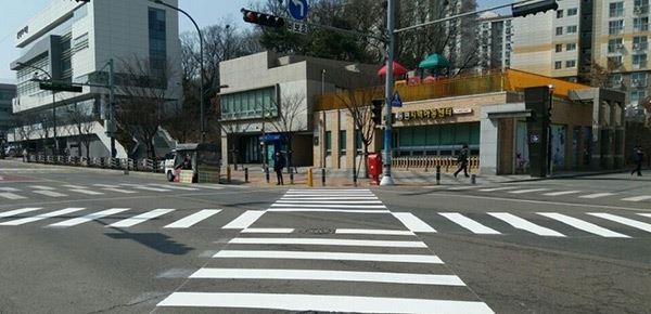 해오름초등학교 앞 시설물 개선 후 / 사진=동안경찰서