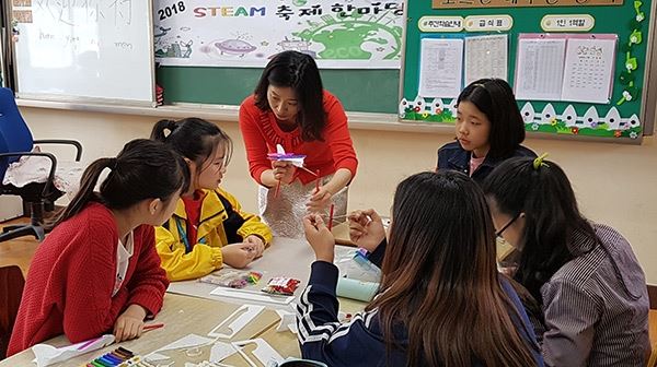 평촌초-홍콩 신의학교 STEAM과학축제 동참 / 사진=평촌초