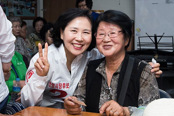 이필운 후보 부인 내조 / 사진=이필운 후보