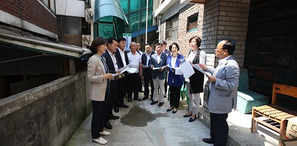 총무경제위원회 안양8동 경로당 신축부지 현장점검 / 사진=안양시의회