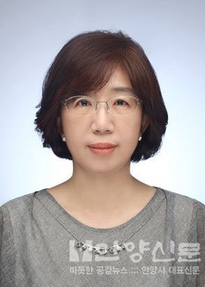 “청소년의 미래를 이끌어주는 박사” 윤정자 센터장