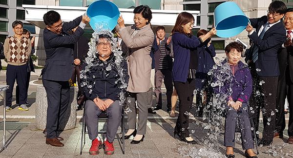 조광희 위원장, 아이스버킷챌린지 참여 / 사진=경기도의회