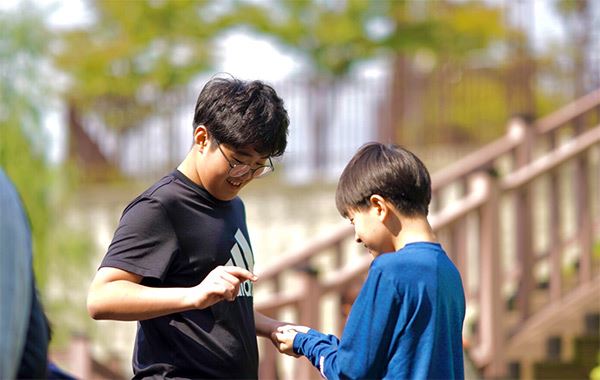 자살예방체험형 교육 '생명존중 힐링 모락산 숲체험' 실시 / 사진=호성초