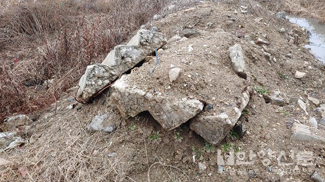 박달동 군부대 주차장 부지에 건축폐기물 수천돈 불법매립