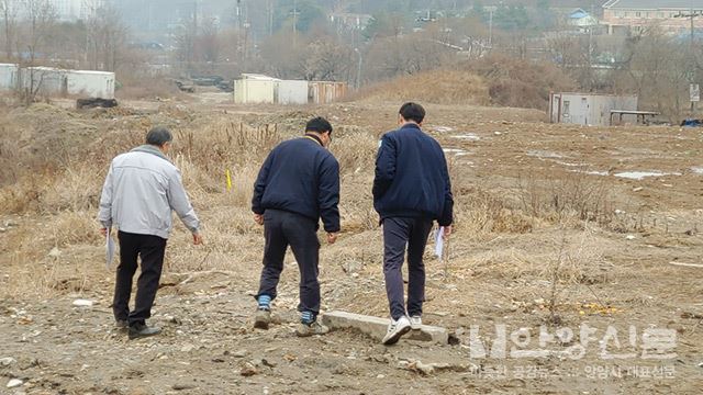 박달동 군부대 주차장 부지에 건축폐기물 수천돈 불법매립