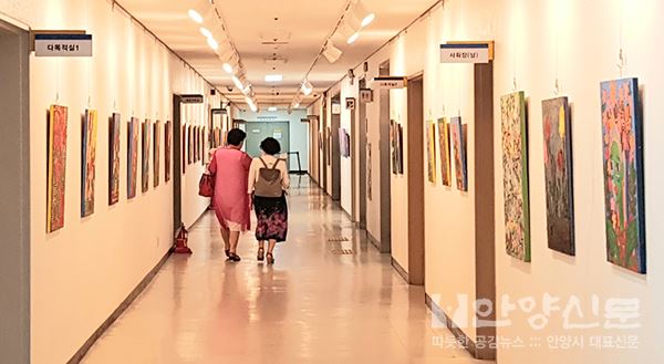 안양시 ‘복도안에 미술관’ 안선미 작가 ‘DEAR-땅의 노래 展’