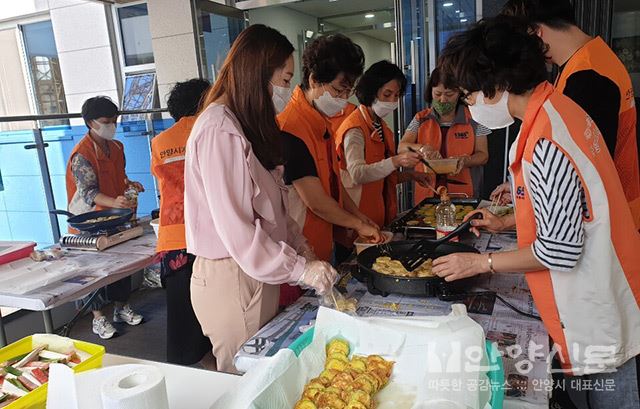 비산2동 추석명절 선물꾸러미 어려운 이웃에 전달