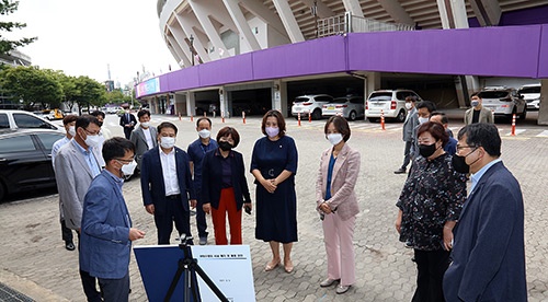 안양시의회 총무경제위원회, 종합운동장 야외수영장과 박달스마트밸리 방문해 적극적인 의정활동 펼쳐 