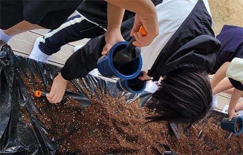 안양부흥중학교, 학급별‘친친데이’봉사활동 실시