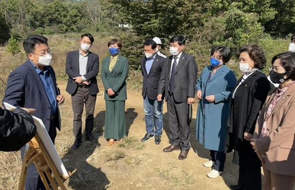 안양시의회 도시건설위원회, 맹꽁이 보존방안 수립실태 점검 현장 방문