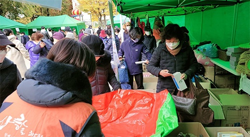 안양시부흥종합사회복지관, 나눔바자회 성황리 개최