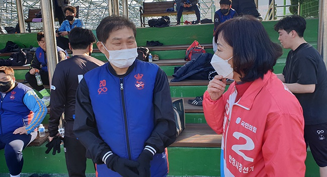 김필여 국민의힘 안양시장 예비후보 안양 삼영운수 충훈차고지, 비산동 조기축구회, 중앙성당 방문