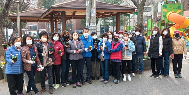 안양시 사회단체, 봄맞이 환경정화 활동 및 꽃동산 조성