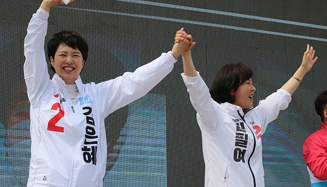 안양시장 후보 김필여, 경기도지사 후보 김은헤와 안양 벽산사거리에서 정책협약 체결