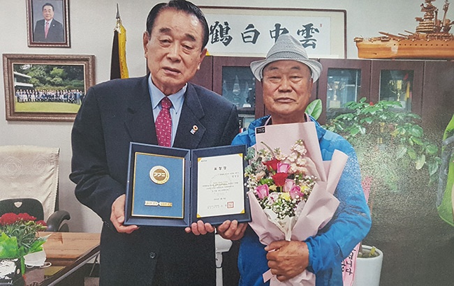 만안노인지회, 제50회 어버이날 기념 표창장 수여