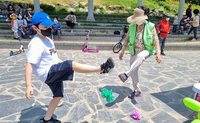 안양시비산종합사회복지관, 비산권역 마을활동기획단 축제 ‘쌍개울 마을놀이! 함께 즐겨요!’ 진행