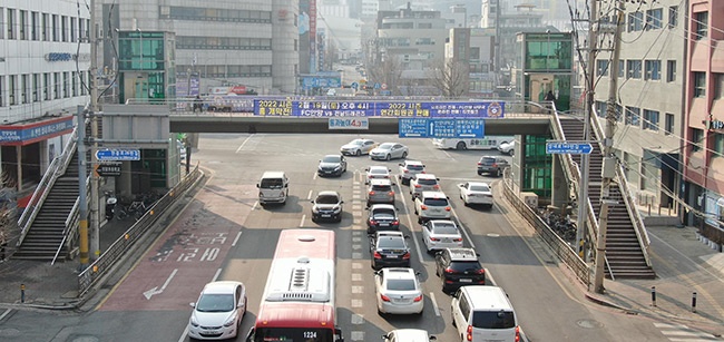 28년된 안양 우체국사거리 육교, 안전과 미 겸비해 재탄생 예고.