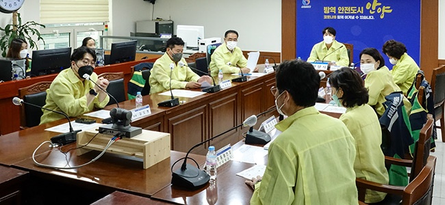 안양시의회 총무경제위원회, 호우경보에 따라 비상근무 중인 시청 재난안전상황실 방문