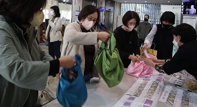 “정리수납 전문가가 아가페에 온다!” 봉사부스 운영