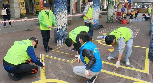 안양시, ‘범계 로데오거리 바닥 그림 그리기’ 봉사활동