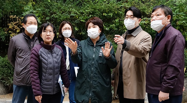 안양시의회, 차 없는 거리 공사 현장·어린이공원 등 지역 주요현장 점검