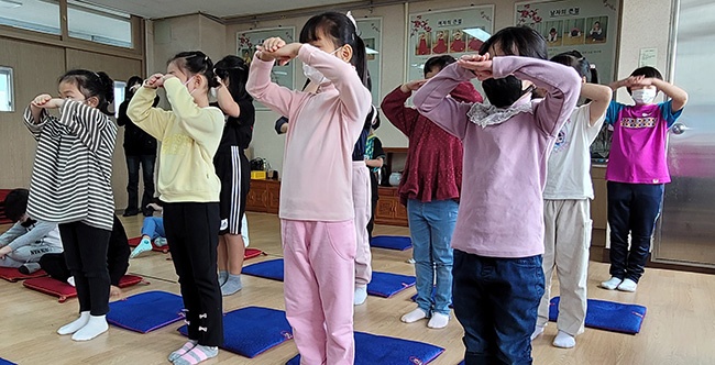 만안초등학교, 전통 예절 교육 실시