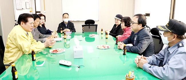 최대호 안양시장,  ‘지상화 휴게시설’ 방문…“노동자 최소한의 권리”