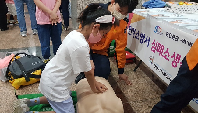 이곳이 셀카 맛집~ 안양소방서 지역행사 소방체험부스 운영 호응 굿 